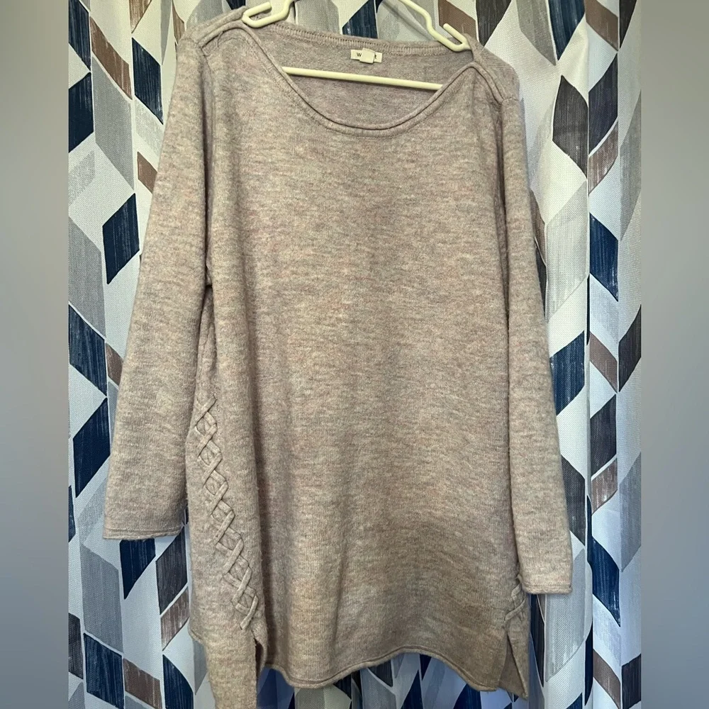 Sweater - Picture 1 of 3
